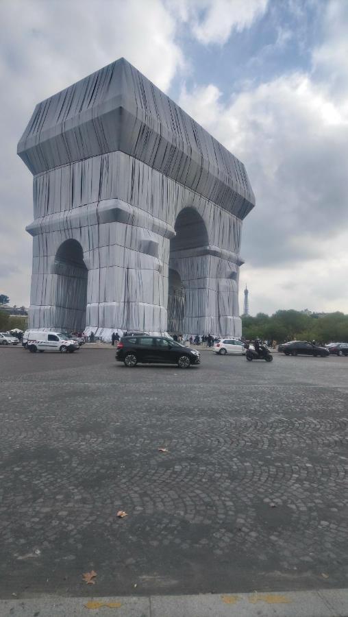 Toureifelchampselysee Paris Exterior foto