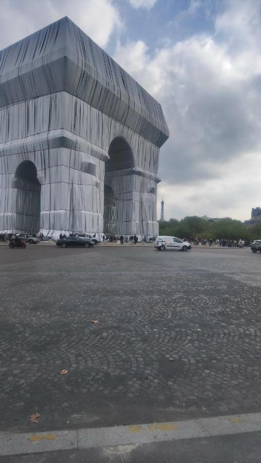 Toureifelchampselysee Paris Exterior foto