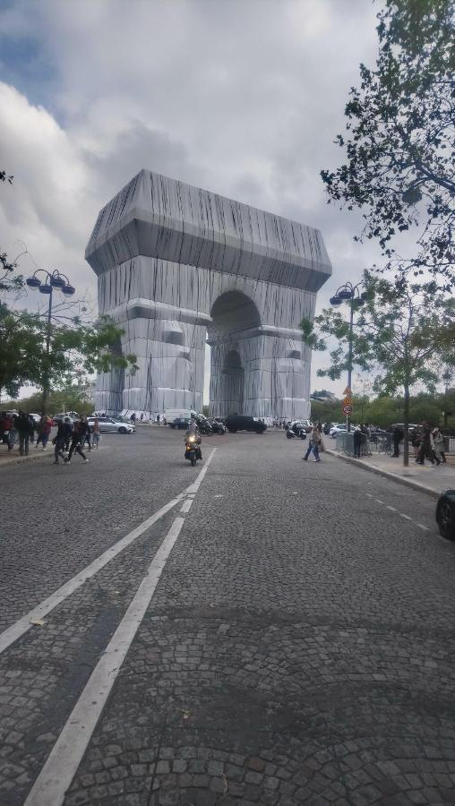 Toureifelchampselysee Paris Exterior foto
